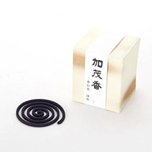お香は加茂川のせせらぎの様な涼やかな香り